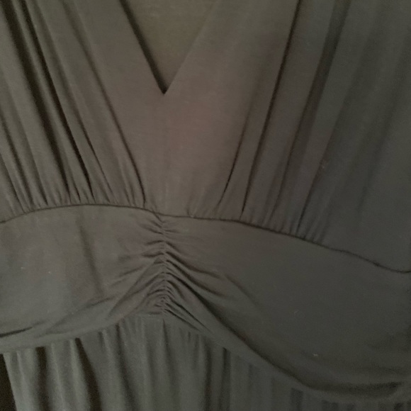 Soft light Black V neck dress at knee length nice pleads below bustier Size XL - Picture 10 of 13